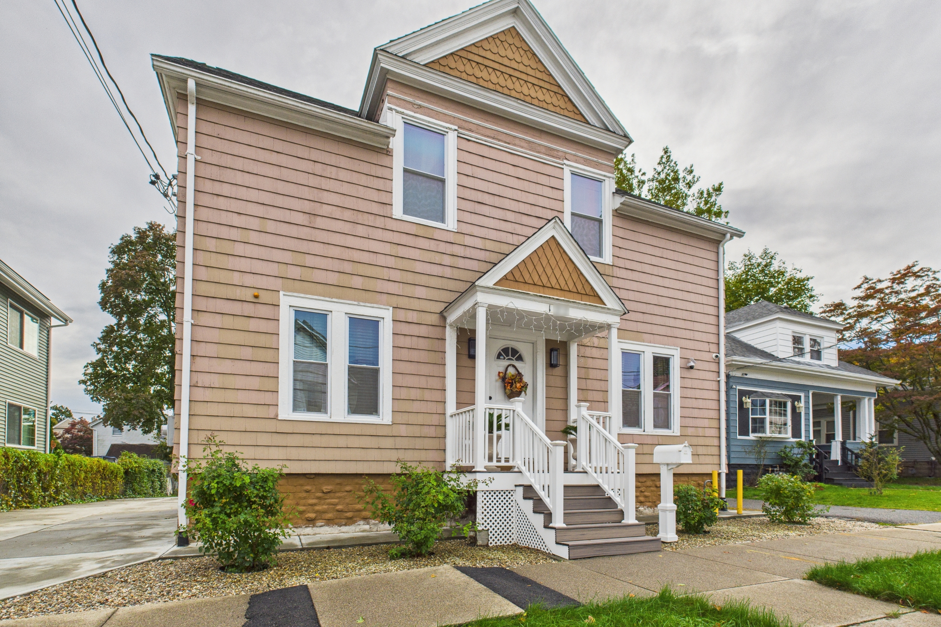 122 Roger Williams Avenue