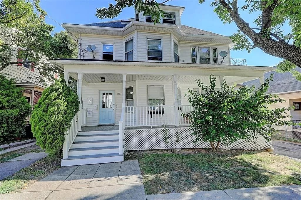 1303 Smith Street - 2