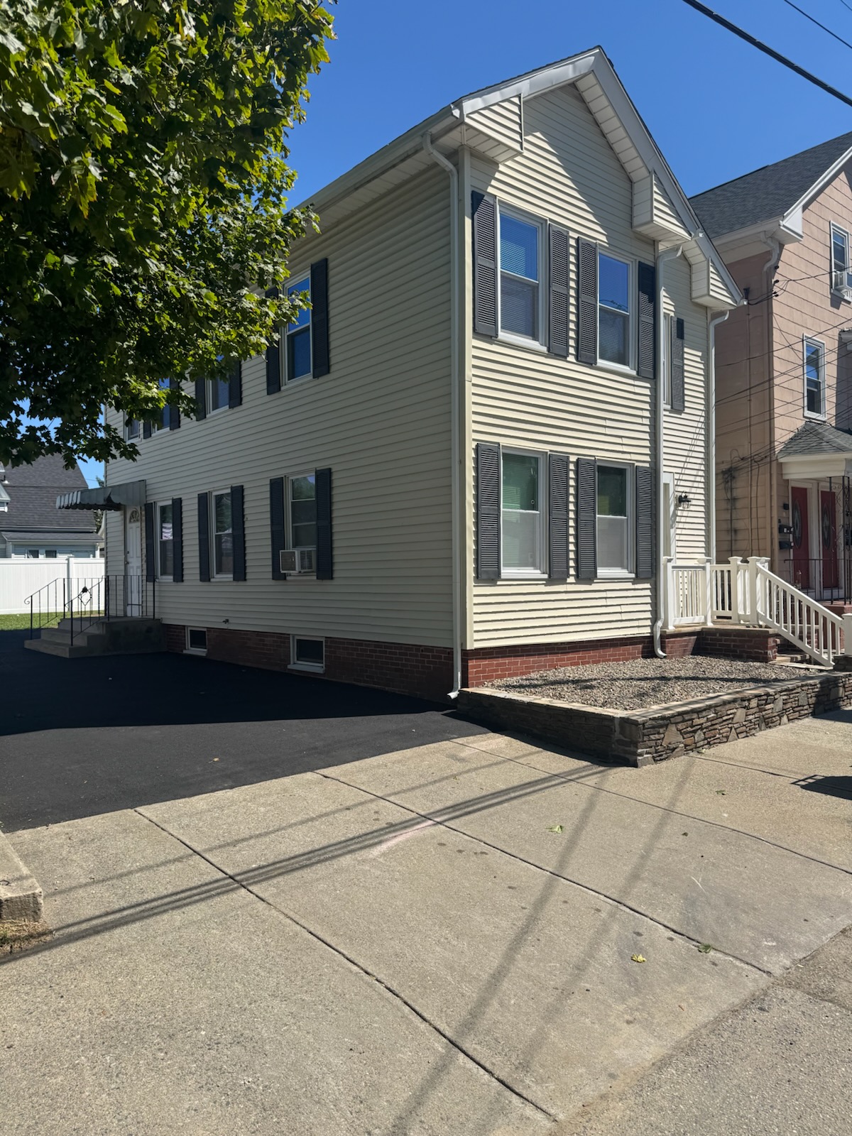 37 Harris Ave Unit 2