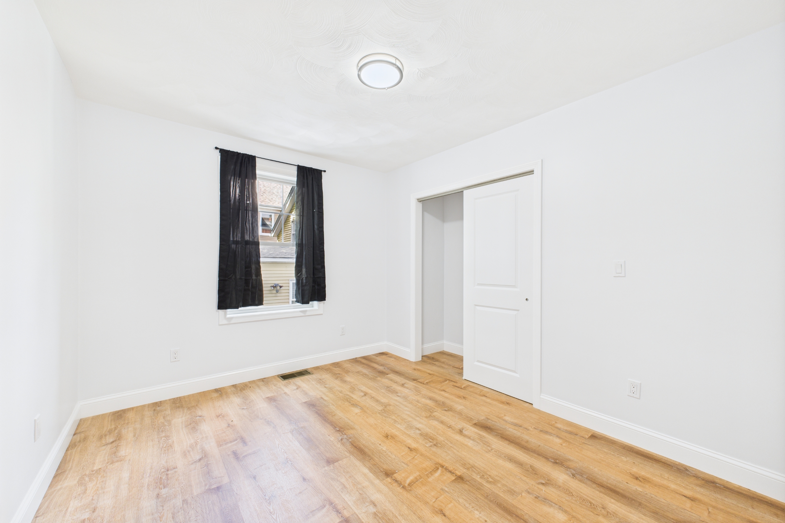 138 Camden Avenue - 1c